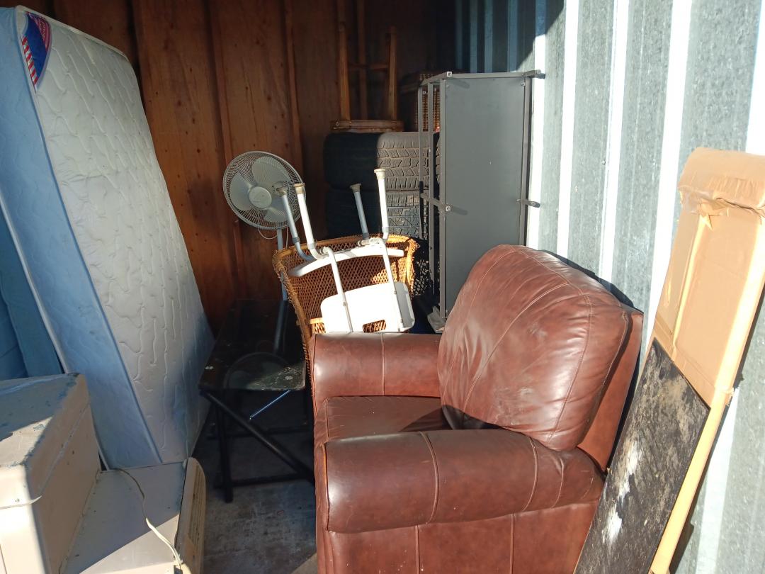 Storage Unit Auction In Yuba City Ca At Garden Highway Ends On Th